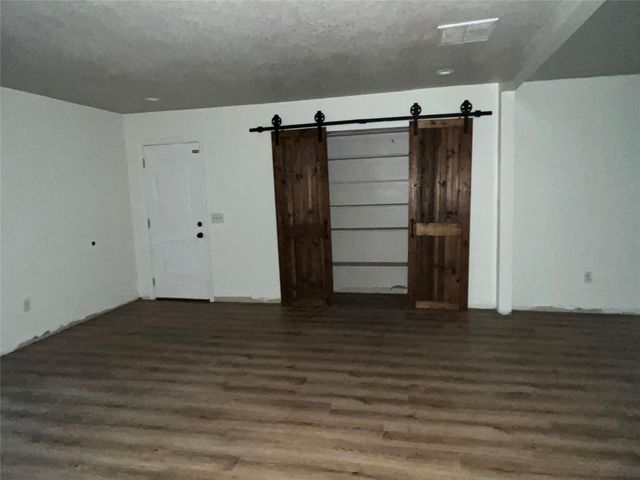 109 Buffalo Trail, Lake Jackson, TX 77566