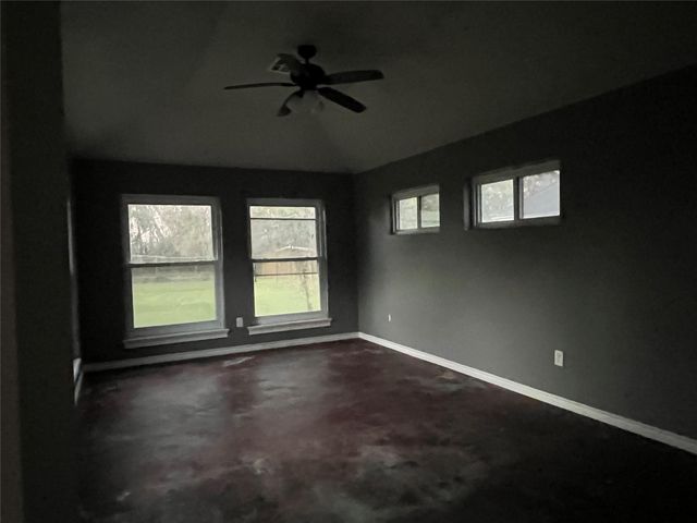 109 Buffalo Trail, Lake Jackson, TX 77566