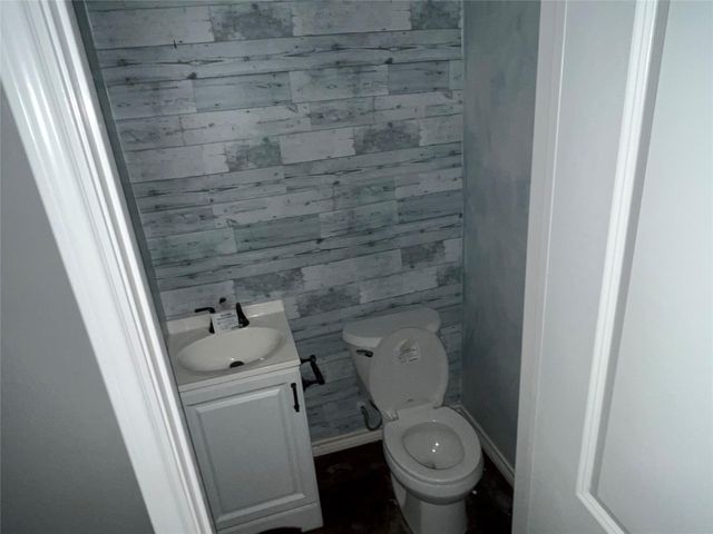 109 Buffalo Trail, Lake Jackson, TX 77566