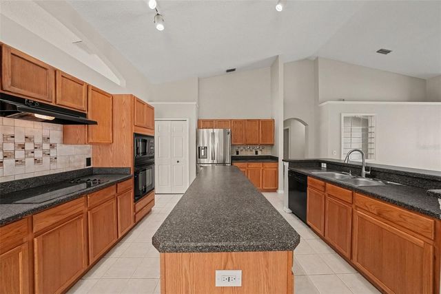 5146 NEW SAVANNAH CIRCLE, Wesley Chapel, FL 33545