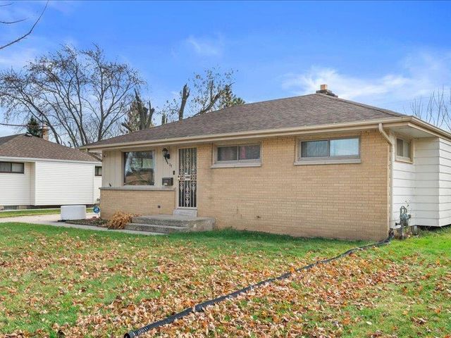 8827 W Lawn Avenue, Milwaukee, WI 53225