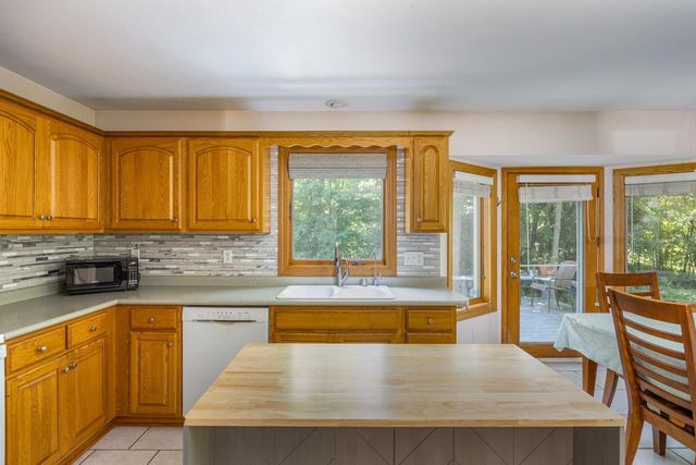 1752 HUNTERS GLEN DRIVE, Oshkosh, WI 54904