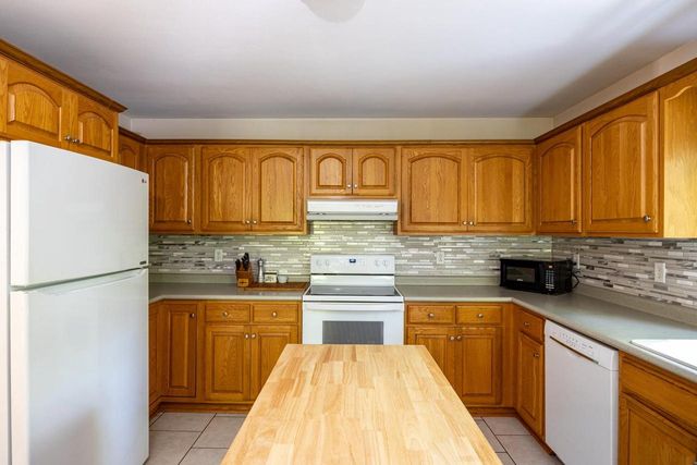 1752 HUNTERS GLEN DRIVE, Oshkosh, WI 54904