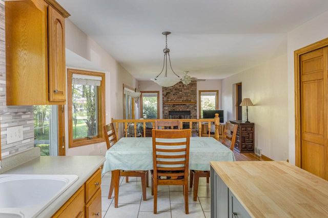 1752 HUNTERS GLEN DRIVE, Oshkosh, WI 54904