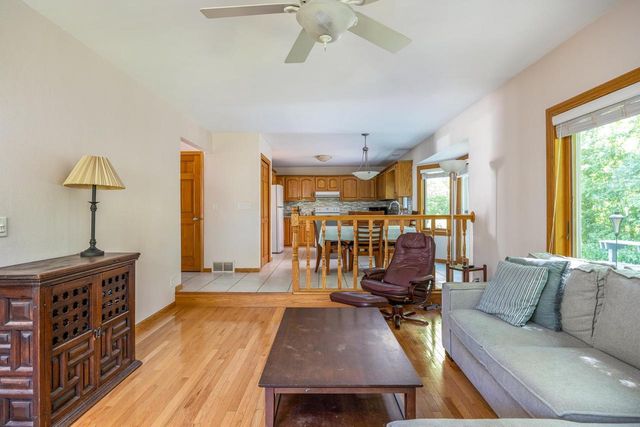 1752 HUNTERS GLEN DRIVE, Oshkosh, WI 54904