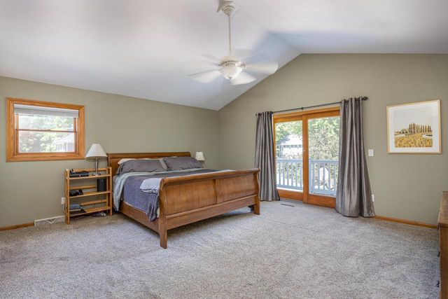 1752 HUNTERS GLEN DRIVE, Oshkosh, WI 54904