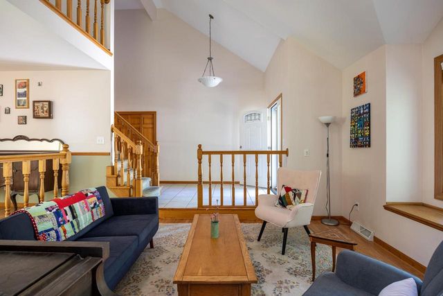 1752 HUNTERS GLEN DRIVE, Oshkosh, WI 54904