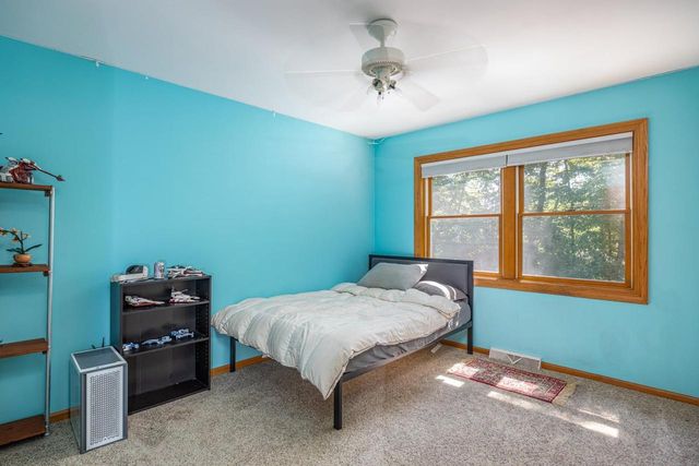 1752 HUNTERS GLEN DRIVE, Oshkosh, WI 54904