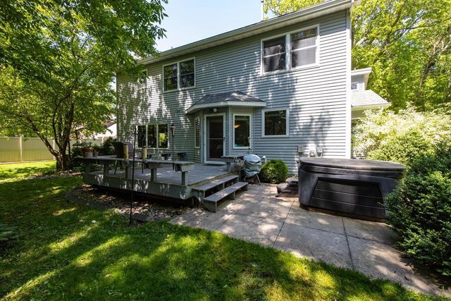 1752 HUNTERS GLEN DRIVE, Oshkosh, WI 54904