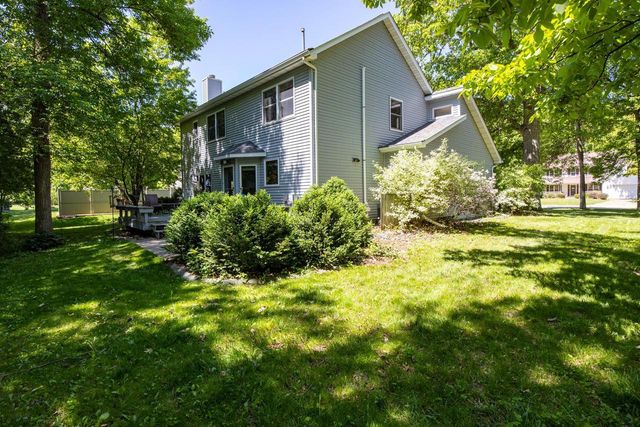 1752 HUNTERS GLEN DRIVE, Oshkosh, WI 54904