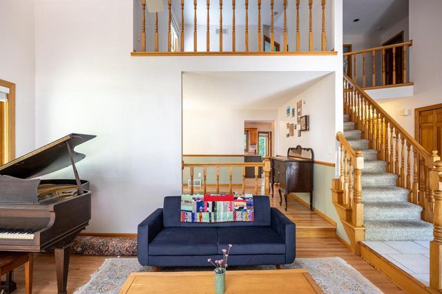 1752 HUNTERS GLEN DRIVE, Oshkosh, WI 54904