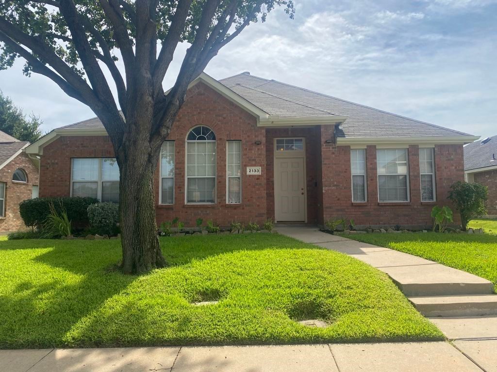 2133 Wallbrook Drive, Lewisville, TX 75067