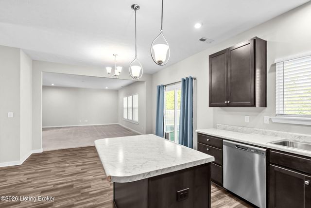 367 Birchwood Dr, Shepherdsville, KY 40165