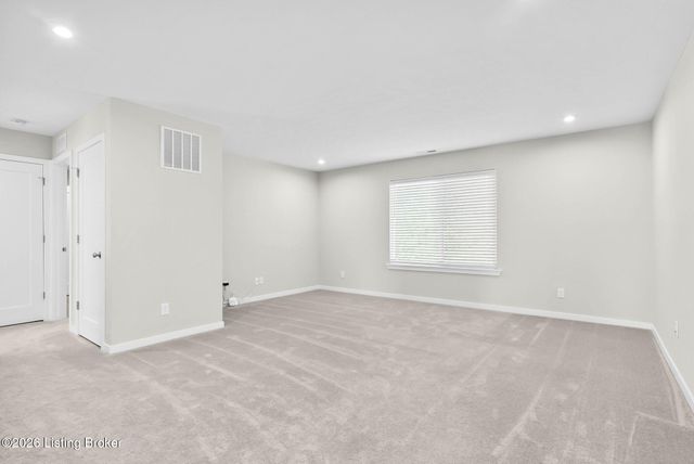 367 Birchwood Dr, Shepherdsville, KY 40165