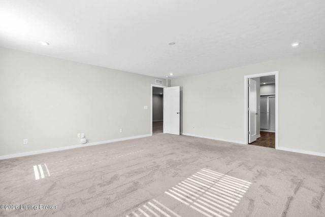 367 Birchwood Dr, Shepherdsville, KY 40165