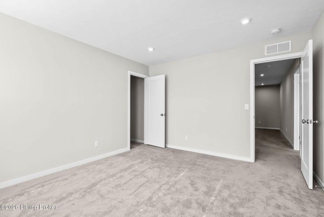 367 Birchwood Dr, Shepherdsville, KY 40165
