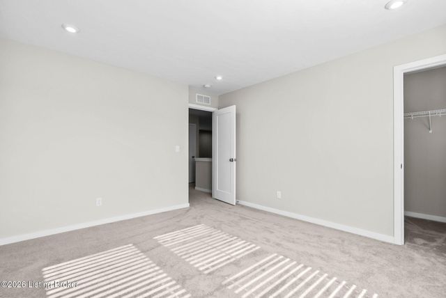 367 Birchwood Dr, Shepherdsville, KY 40165