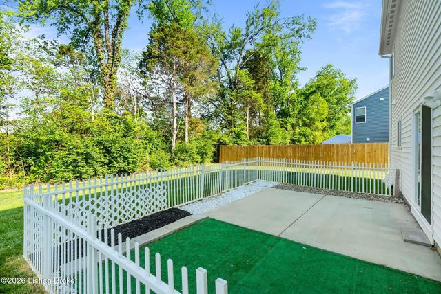 367 Birchwood Dr, Shepherdsville, KY 40165