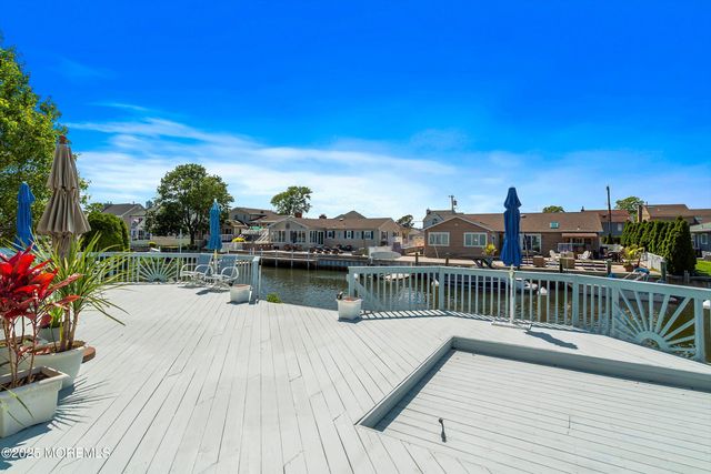 20 Meadow Point Drive, Brick, NJ 08723