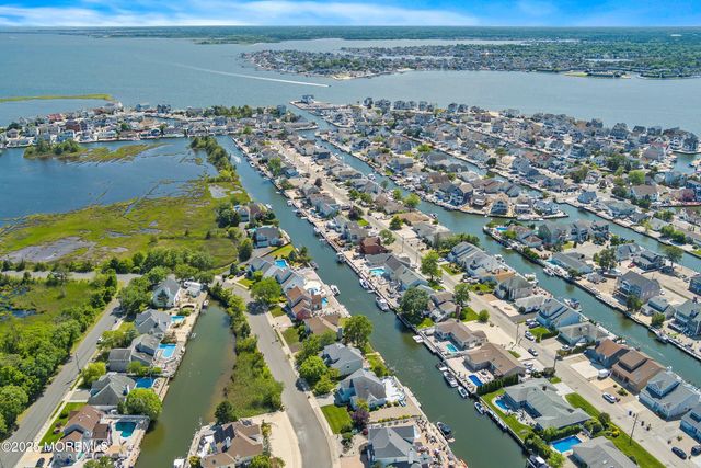 20 Meadow Point Drive, Brick, NJ 08723