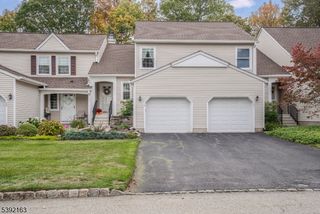 76 Carriage Ln, Newton Town, NJ 07860