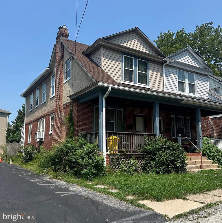 16 N WYOMING AVE, ARDMORE, PA 19003 — exterior