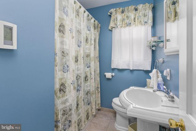 111 POPE AVE, Hamilton, NJ 08619