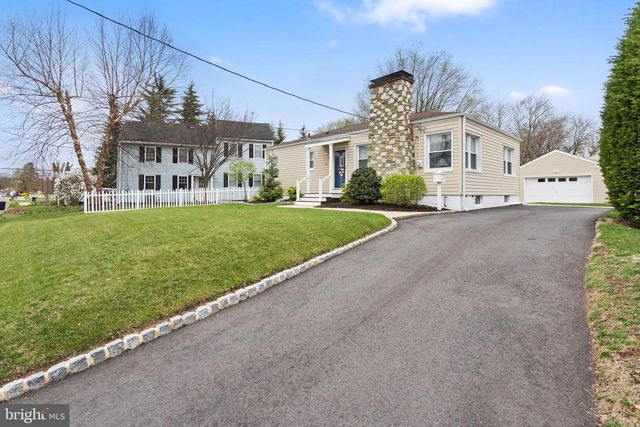 111 POPE AVE, Hamilton, NJ 08619