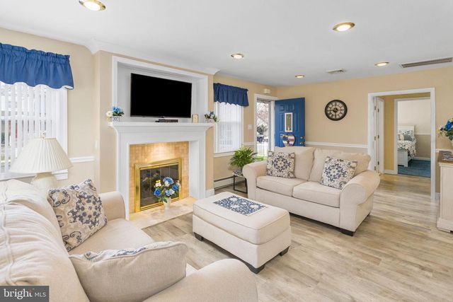 111 POPE AVE, Hamilton, NJ 08619