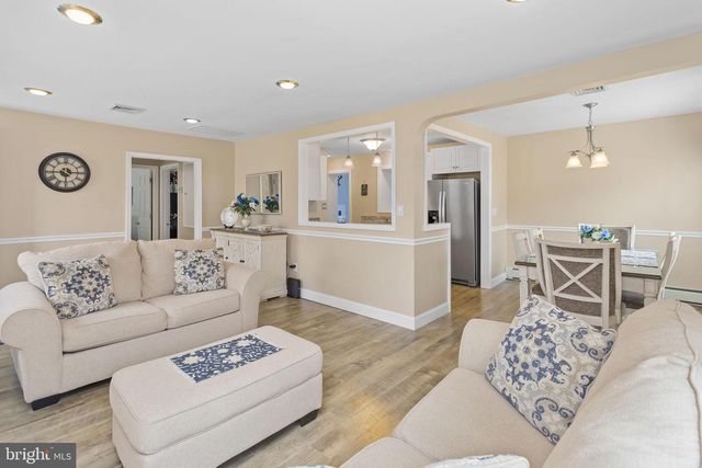 111 POPE AVE, Hamilton, NJ 08619