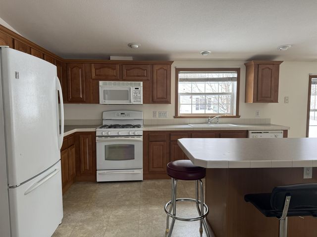 48 Sagebrush Drive, Rochester, NH 03867