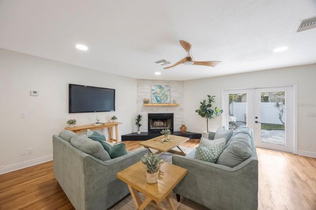 5020 15TH AVENUE N, St Petersburg, FL 33710