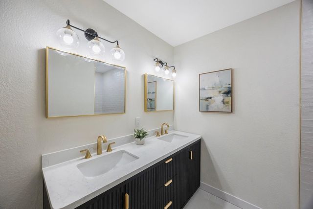 5020 15TH AVENUE N, St Petersburg, FL 33710