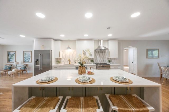 5020 15TH AVENUE N, St Petersburg, FL 33710
