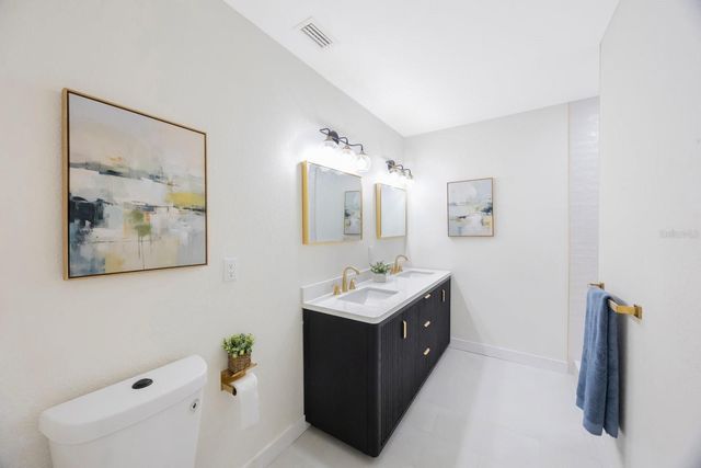 5020 15TH AVENUE N, St Petersburg, FL 33710