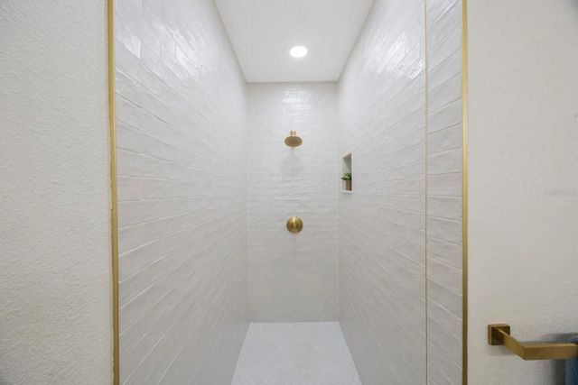 5020 15TH AVENUE N, St Petersburg, FL 33710