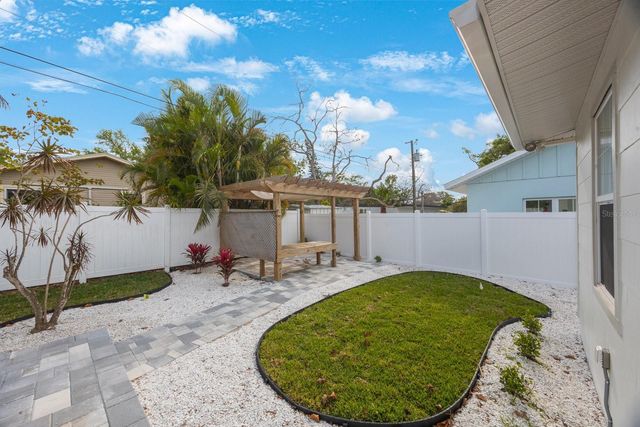 5020 15TH AVENUE N, St Petersburg, FL 33710