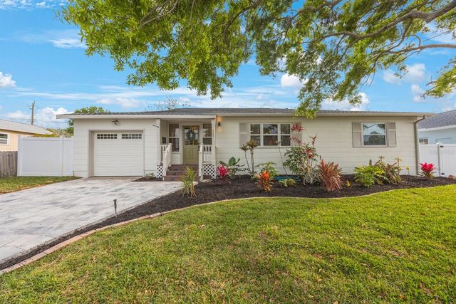 5020 15TH AVENUE N, St Petersburg, FL 33710