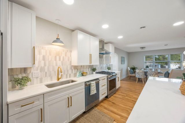 5020 15TH AVENUE N, St Petersburg, FL 33710