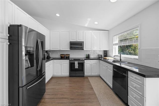 12240 Eagle Pointe CIR, Fort Myers, FL 33913