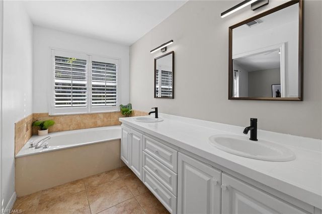 12240 Eagle Pointe CIR, Fort Myers, FL 33913