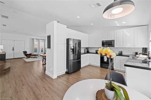 12240 Eagle Pointe CIR, Fort Myers, FL 33913