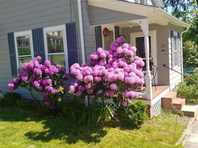 117 Farnum Pike, Smithfield, RI 02917