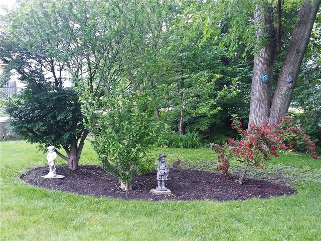 117 Farnum Pike, Smithfield, RI 02917