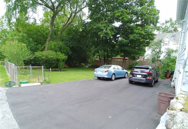 117 Farnum Pike, Smithfield, RI 02917