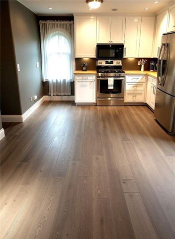 117 Farnum Pike, Smithfield, RI 02917