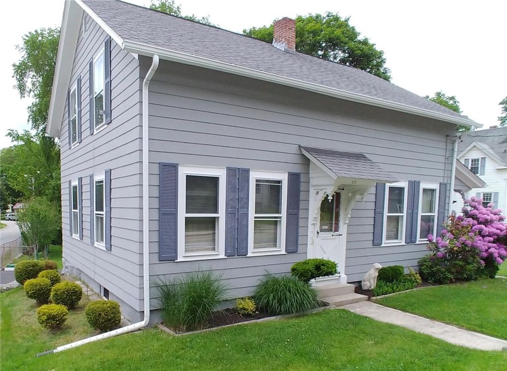 117 Farnum Pike, Smithfield, RI 02917