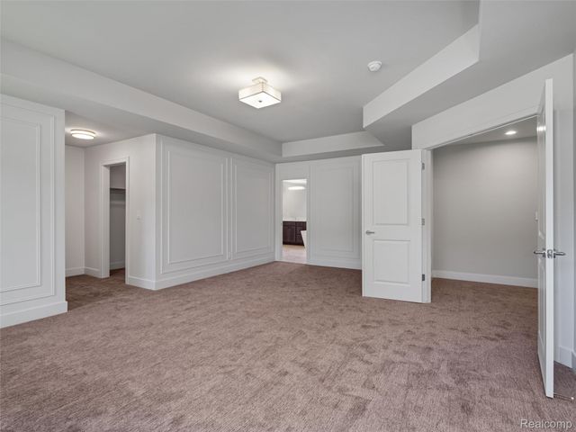 3941 Capstan Ct, Troy, MI 48083