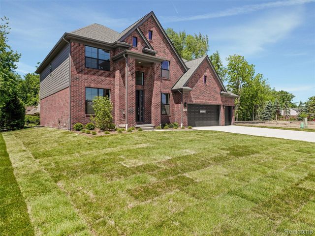 3941 Capstan Ct, Troy, MI 48083