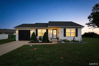 327 Bucking Horse Drive, Farmington, MO 63640